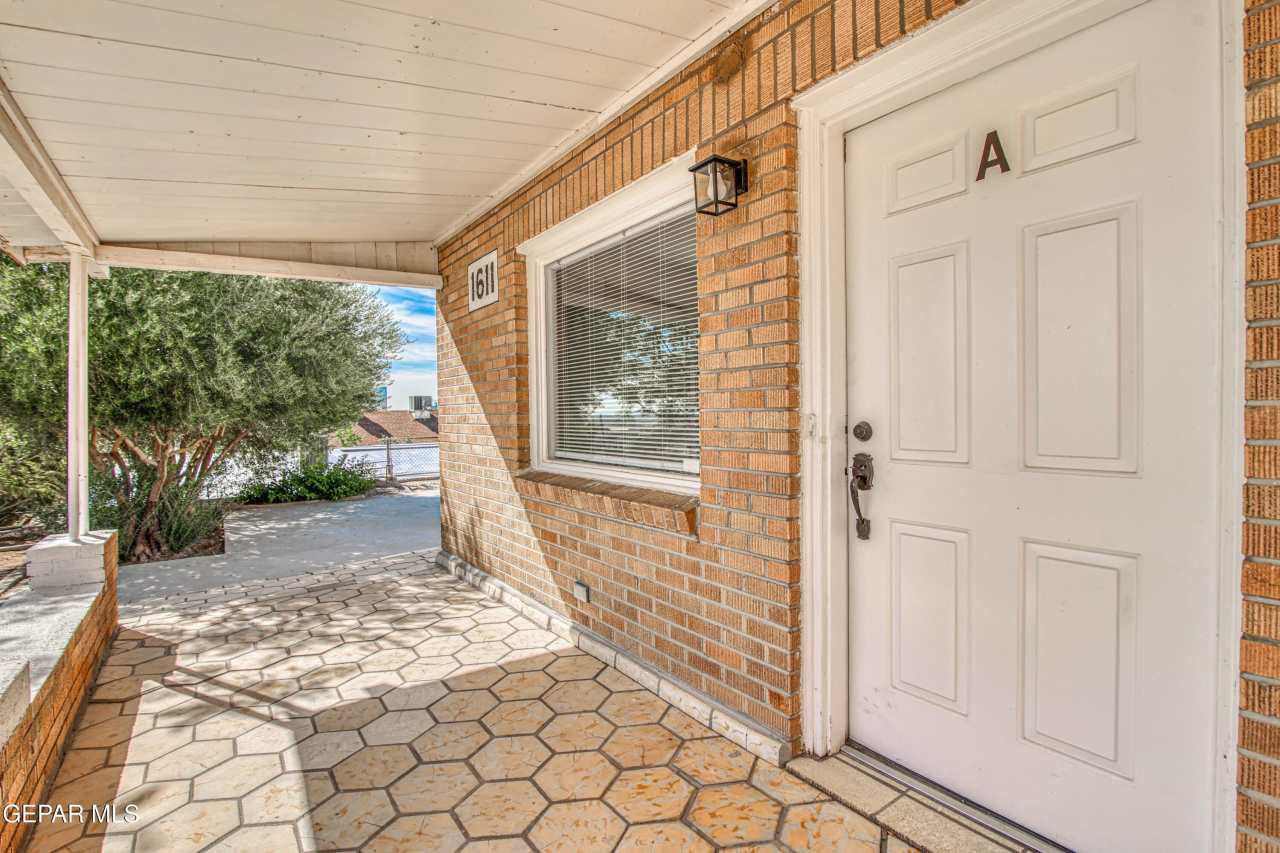 1611 N KANSAS Street unit: A