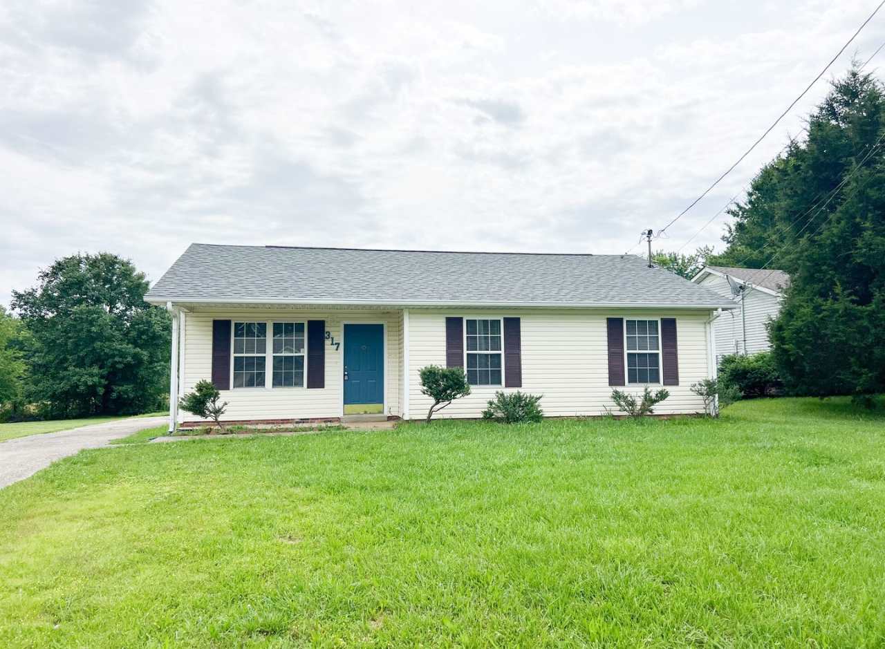 3 Bedroom 1 Bathroom Home!