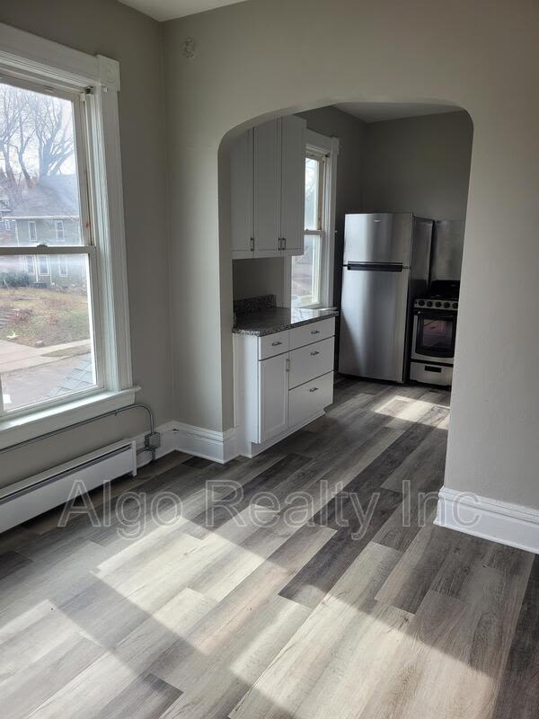 133 Winifred Street West - 2