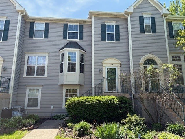 1965 Grandview Place