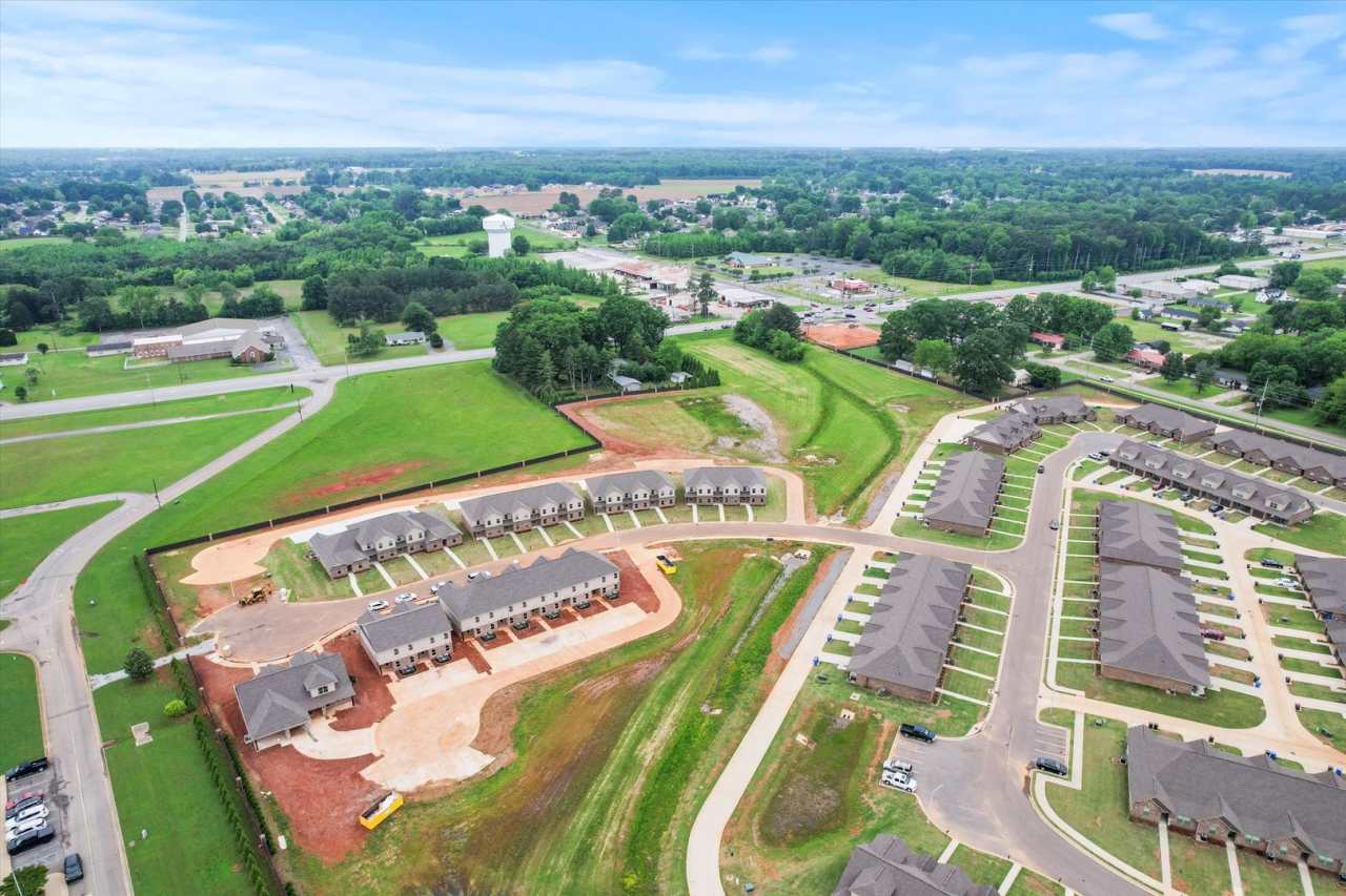 "Get $3,000 Off Rent Today!" Offer Expires 08/31 - Call for details