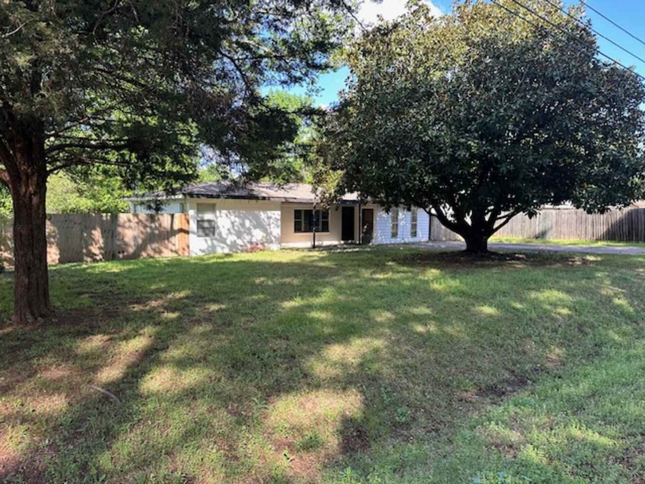 2/1 With Bonus Room SHOP AND LARGE FENCED YARD