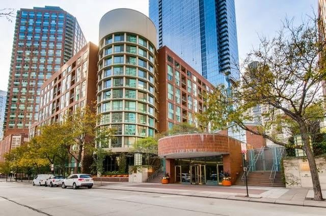 440 N Mcclurg Court unit: 513