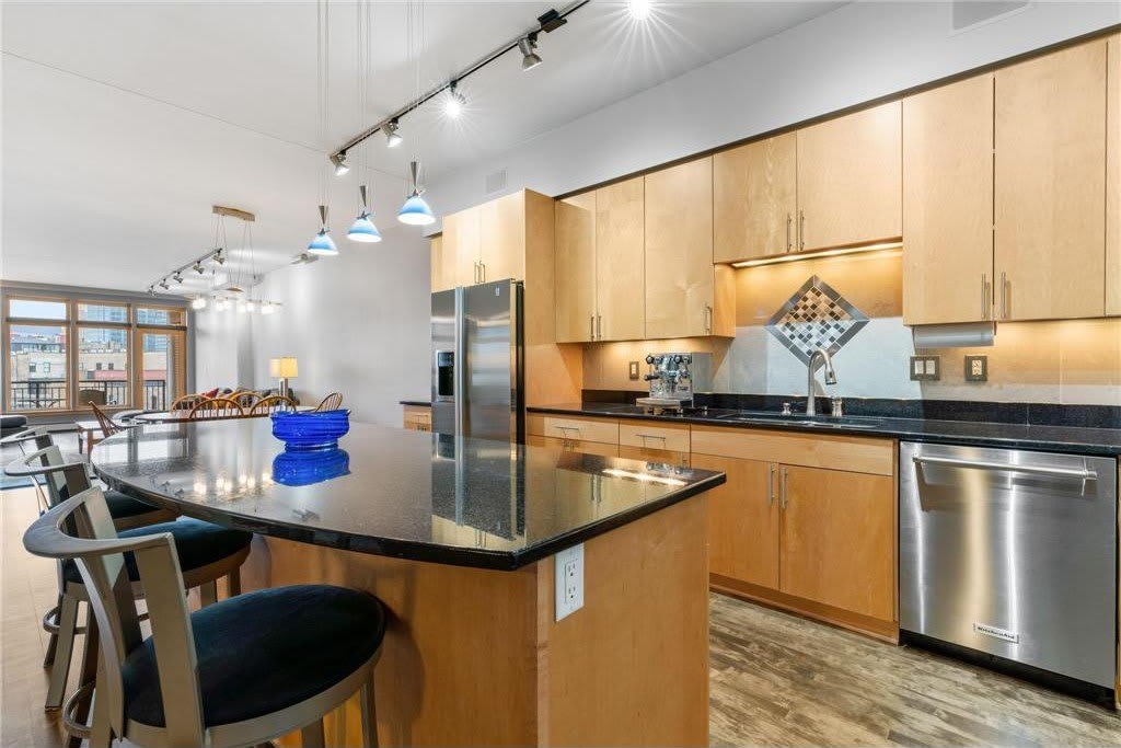 111 4th Avenue N