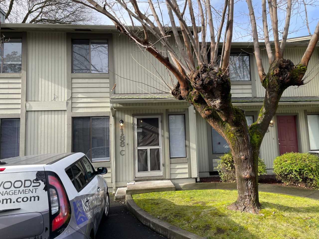 Very Nice 3 Bedroom 2.5 Bathroom Townhome