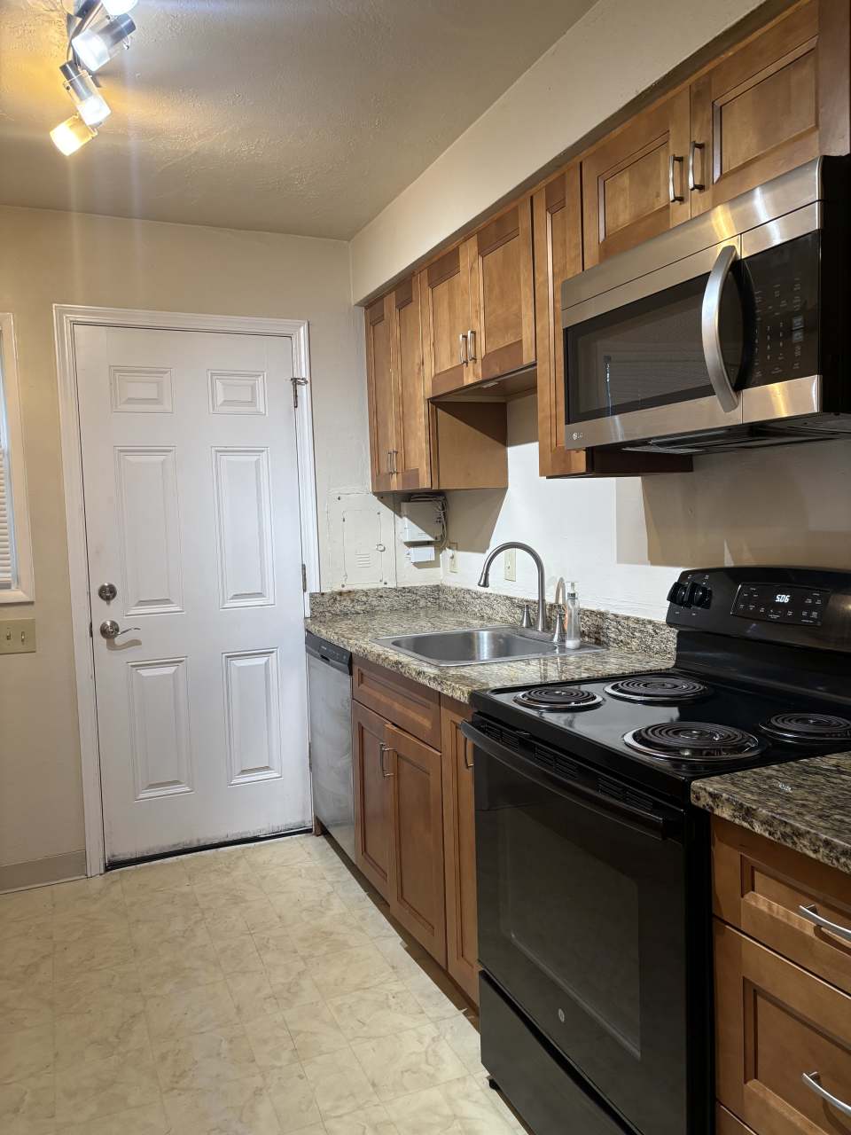 5885 Southwest Tucker Avenue