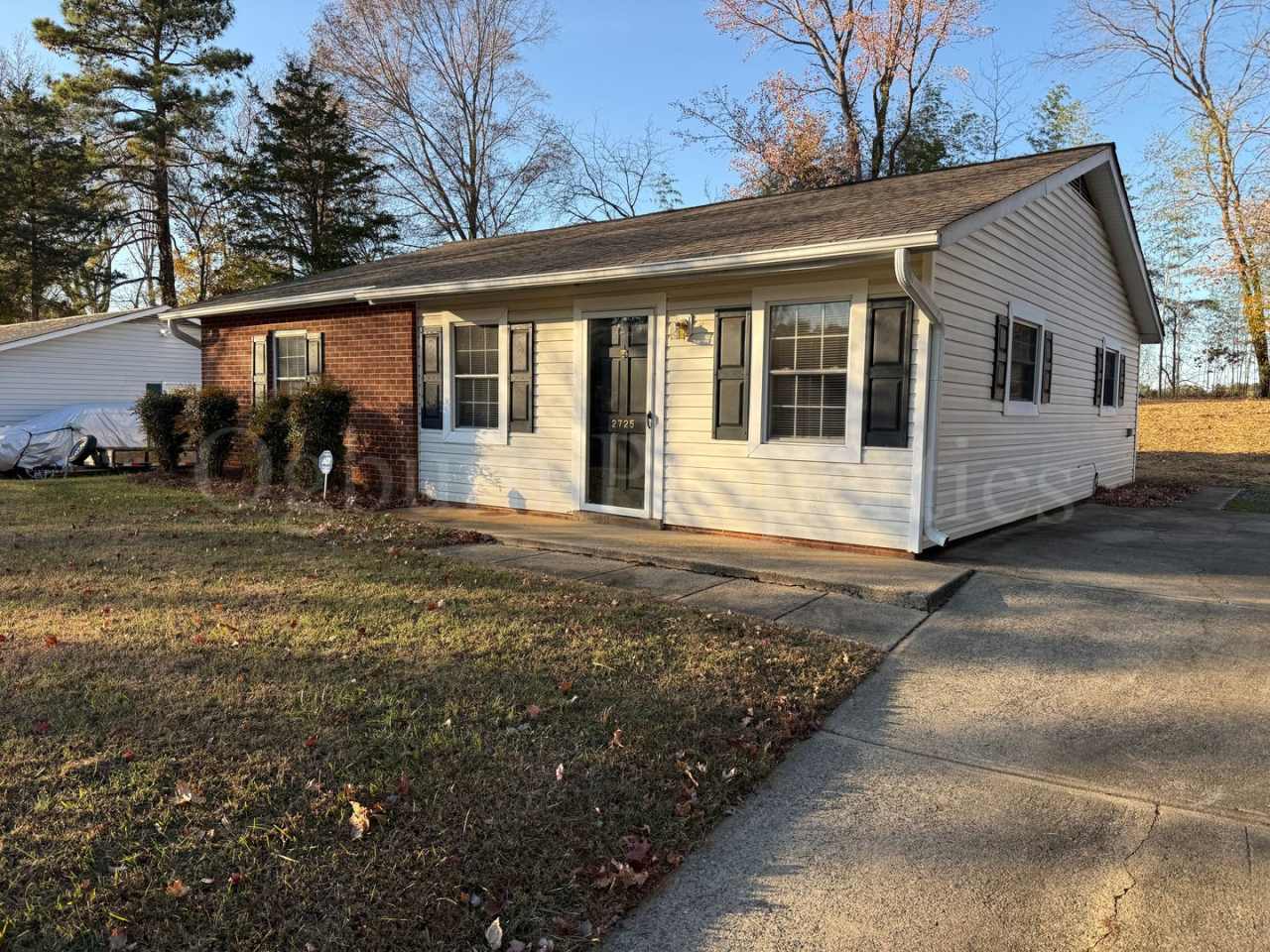 2725 Laguna Ave-3BR/1.5BA-Stratford Rd Area