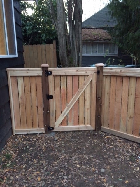 Great 2 BR/1 BA duplex unit available!