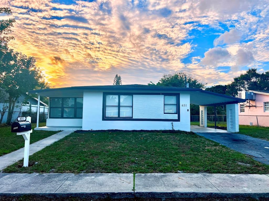 651 Southwest 28th Drive