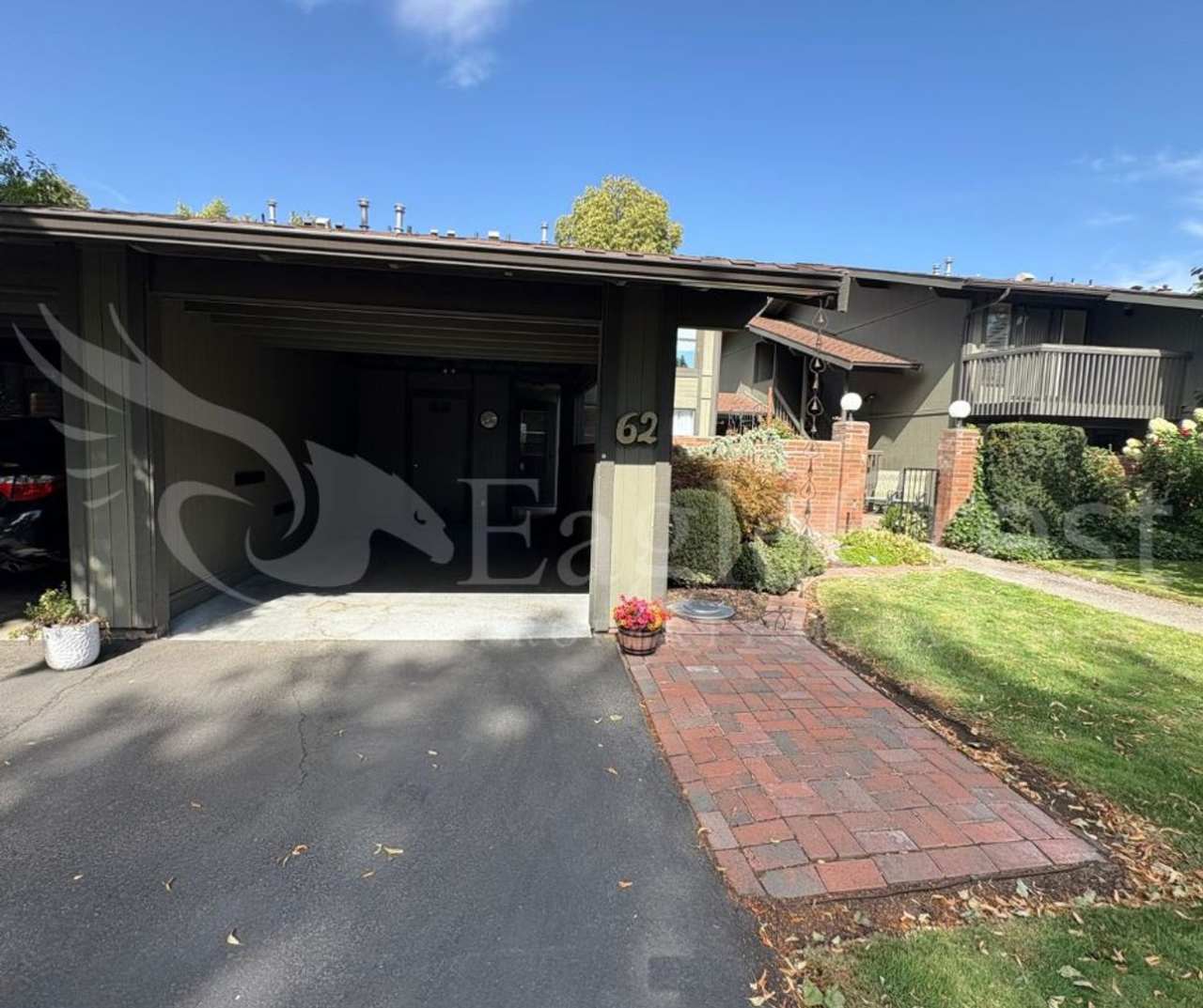 *2nd Month Rent Free* 3 Bedroom Townhome Near Country Club Golf Course