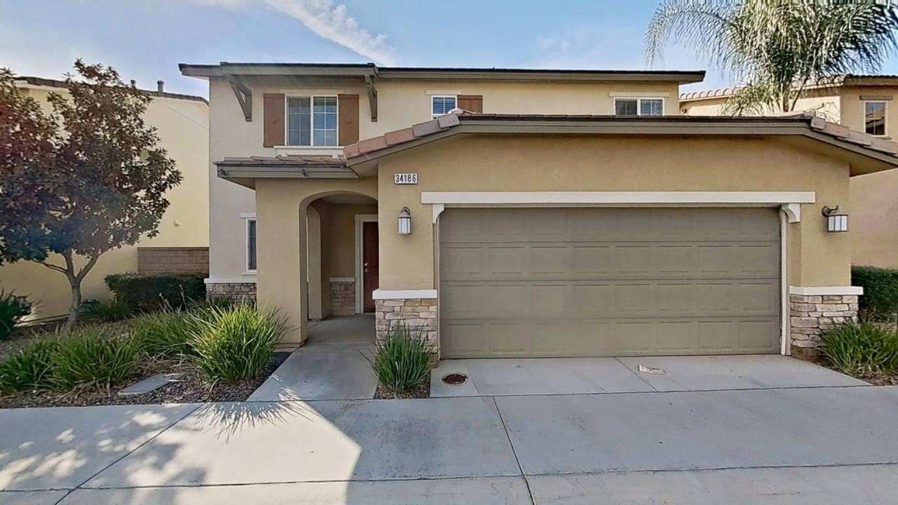 34186 Shasta Dr Lake Elsinore, CA 92532-Beautiful Canyon Hills Community