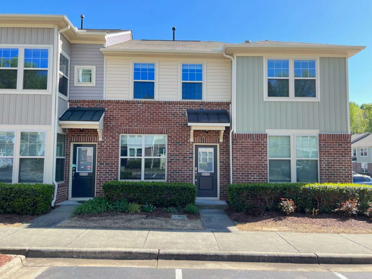 Gorgeous 2bed/2.5bath Townhouse Near Duke (available 6/15)