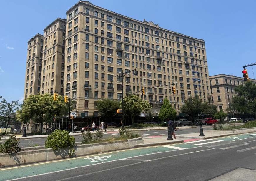 1749 Grand Concourse