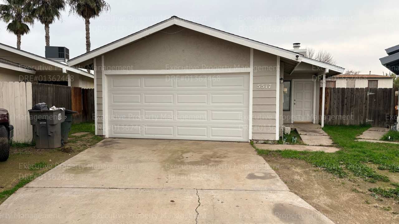 3 bedroom/ 2 bathroom home nestled in a cul-de-sac.