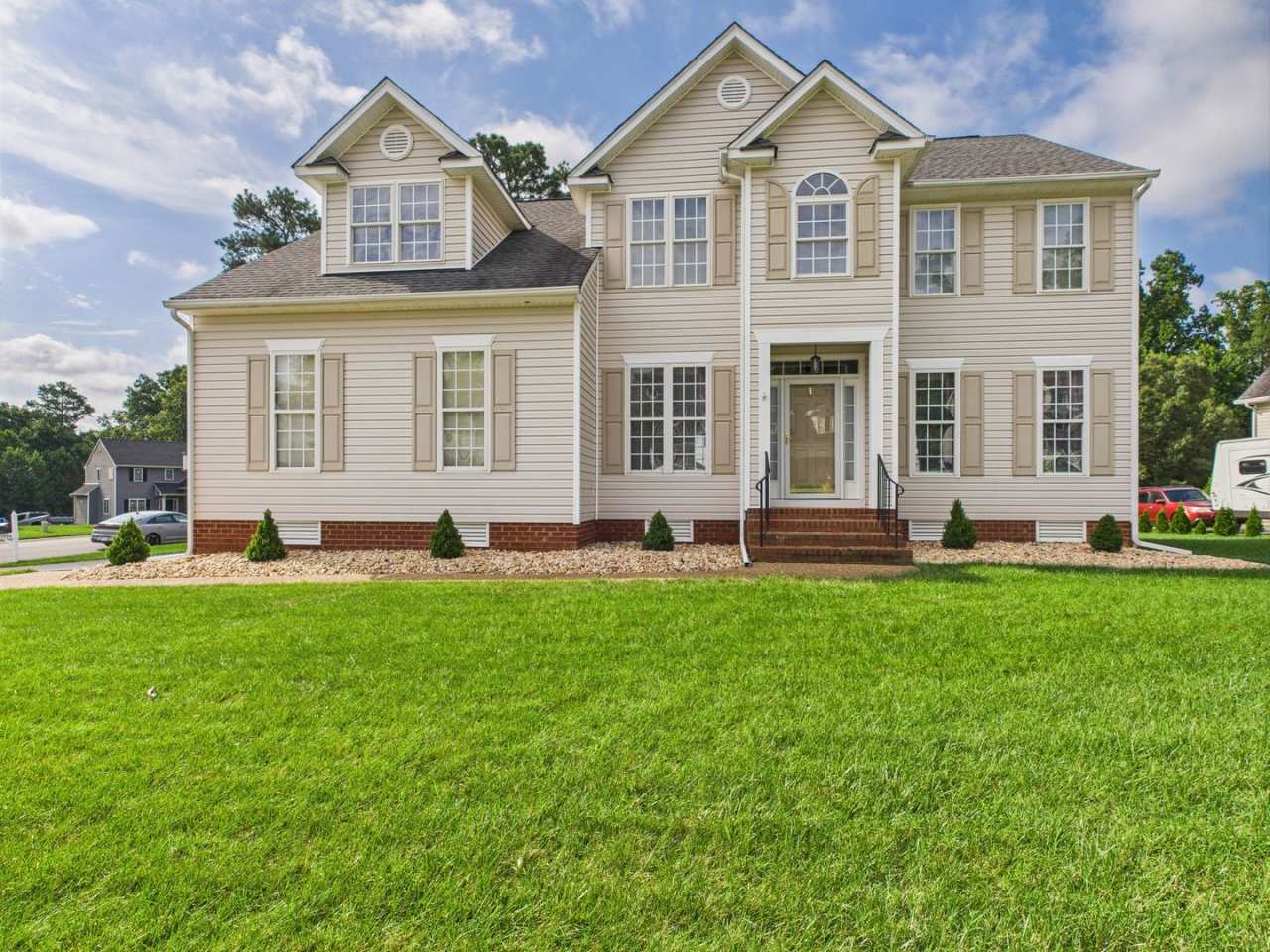 Stunning 4 Bed 2.5 Bath Home in Chester AVAILABLE NOW!