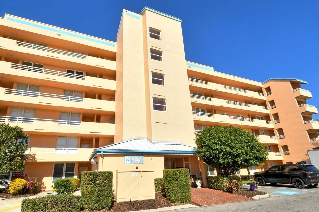 4550 PINEBROOK CIRCLE