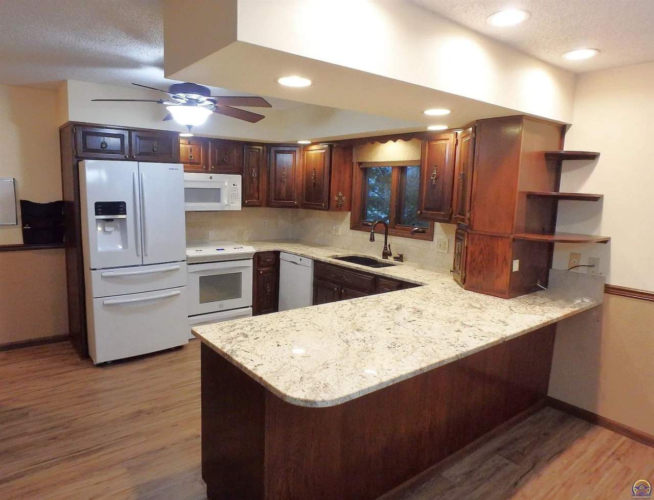 Lovely 3BR, 2BTH main floor everything located in desirable Briarwood!