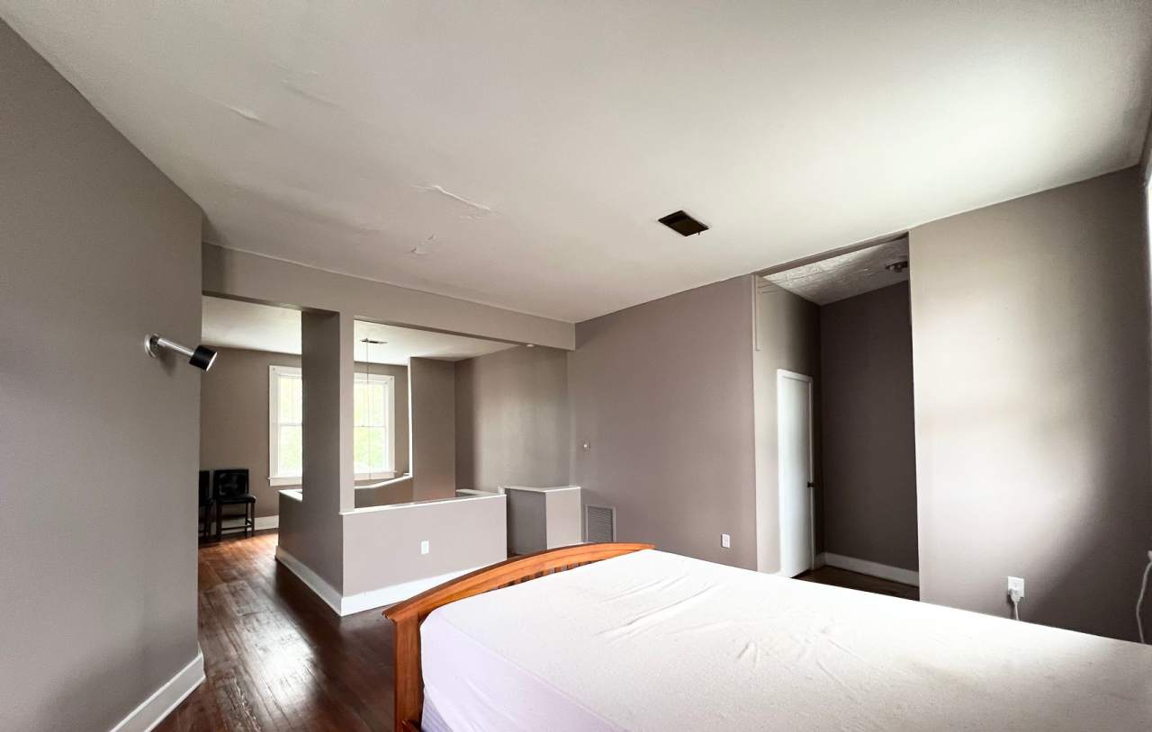 One Bedroom Loft-Style Apartment in Mid City! Perfect for Students!
