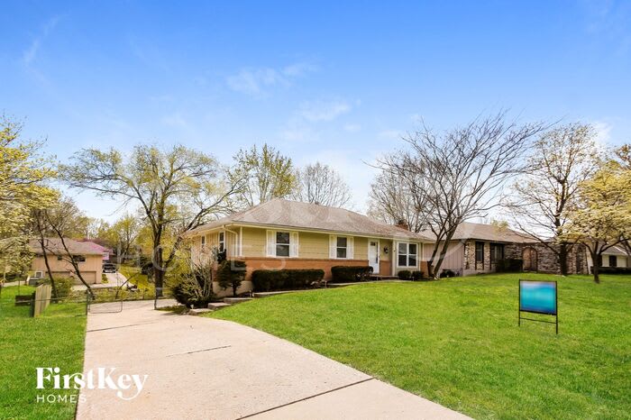 415 Northeast Carriage Street