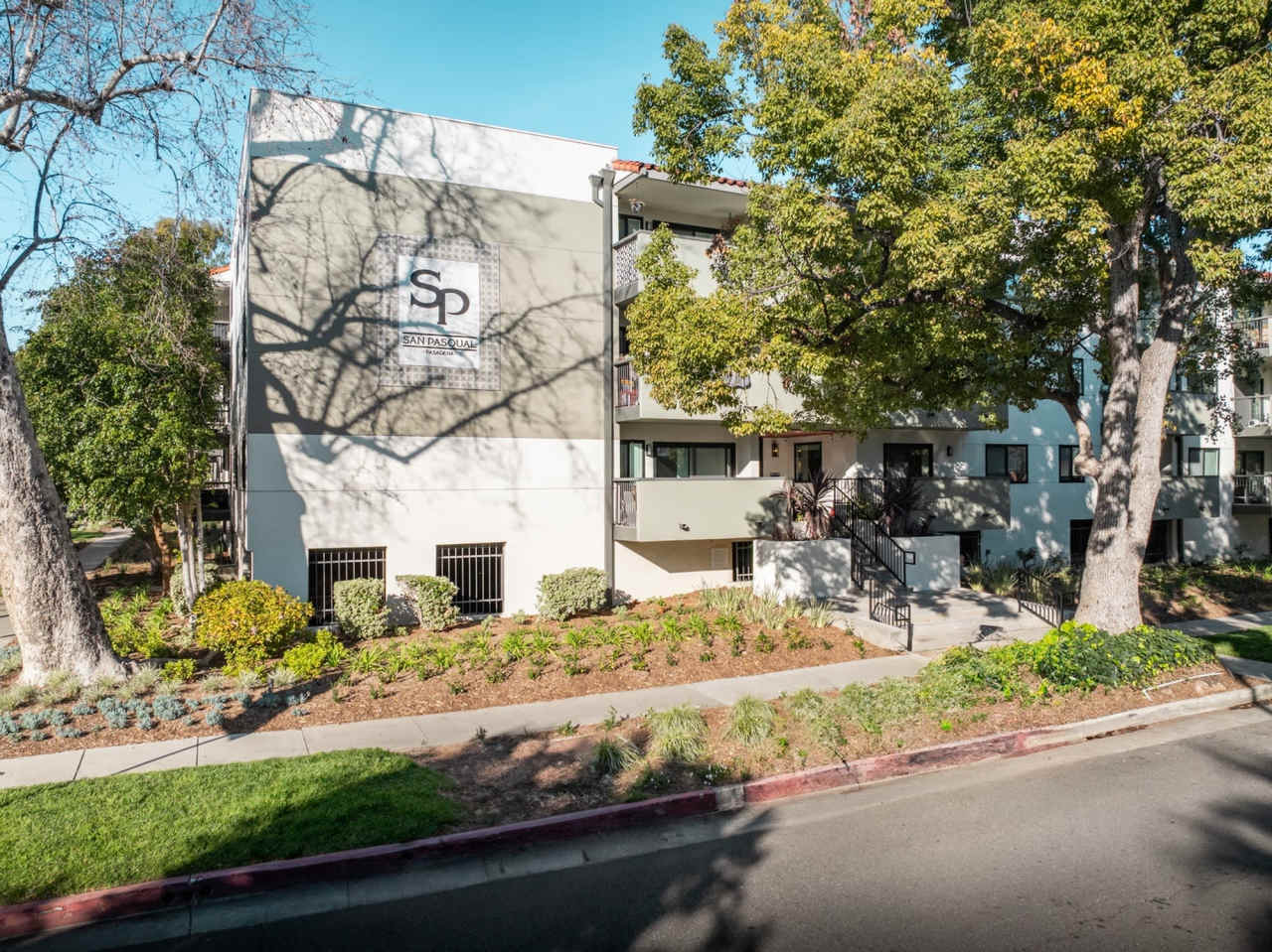 San Pasqual Apartments