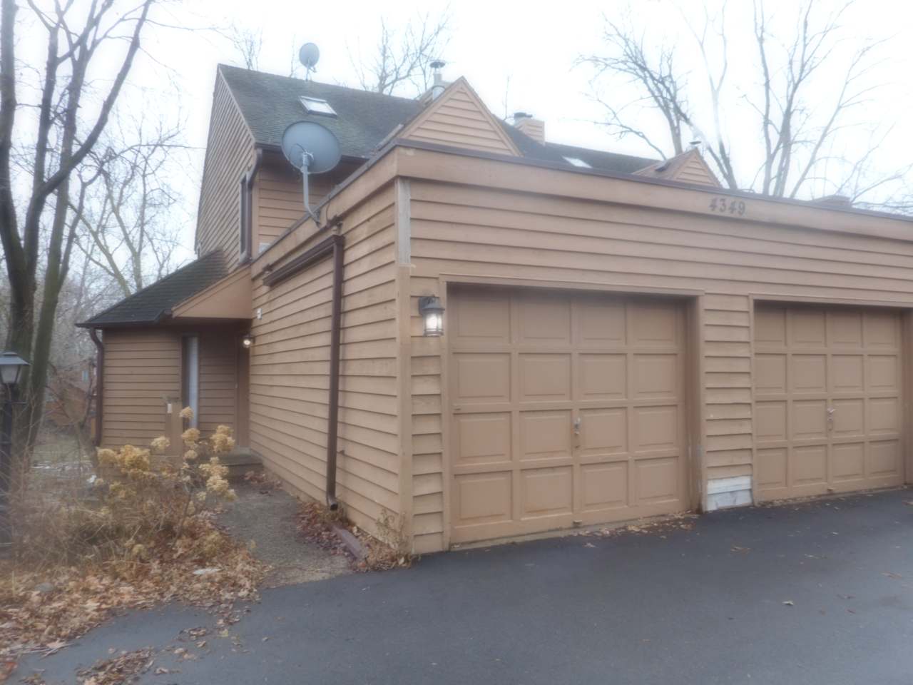 4349 Shoreline Dr