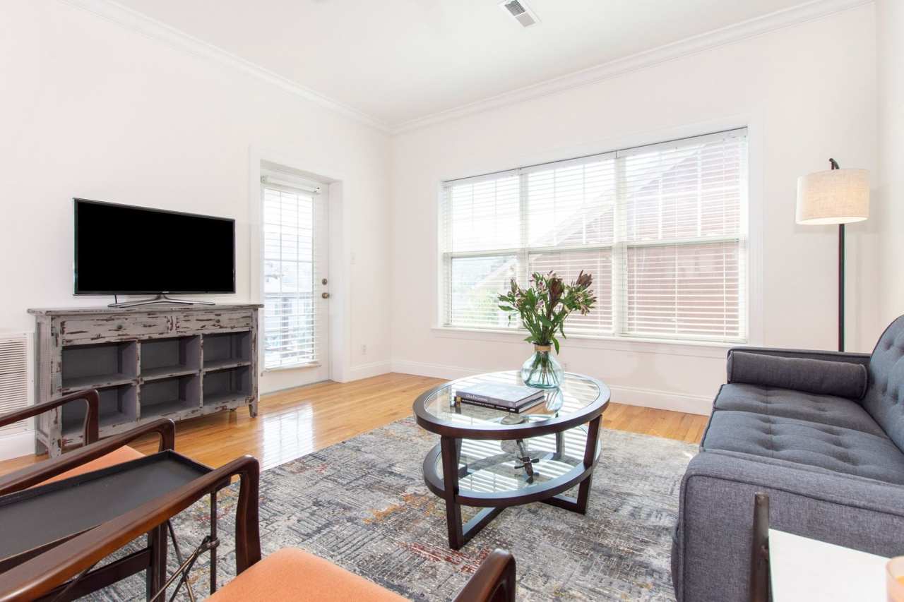 Luxurious Furnished Downtown Condo - 6-18 Month Lease Available!