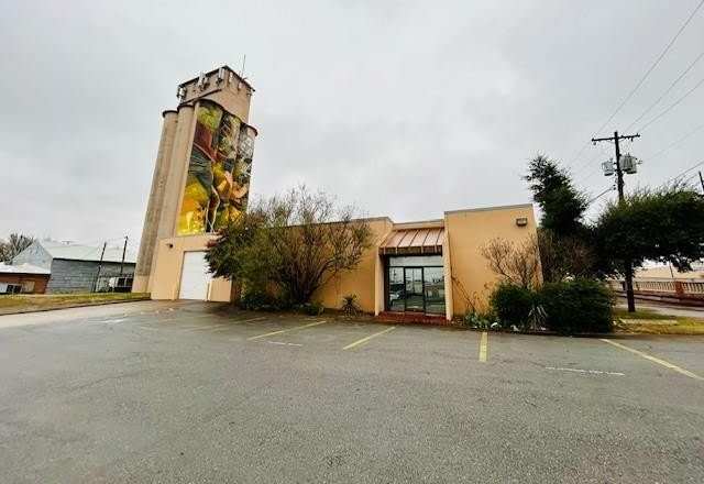 130 W Crawford Street