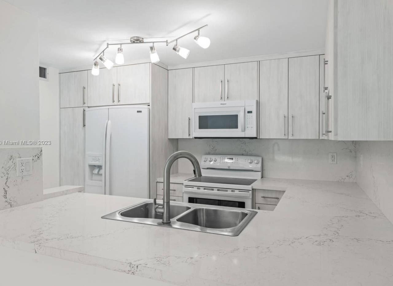 18200 Mediterranean Boulevard