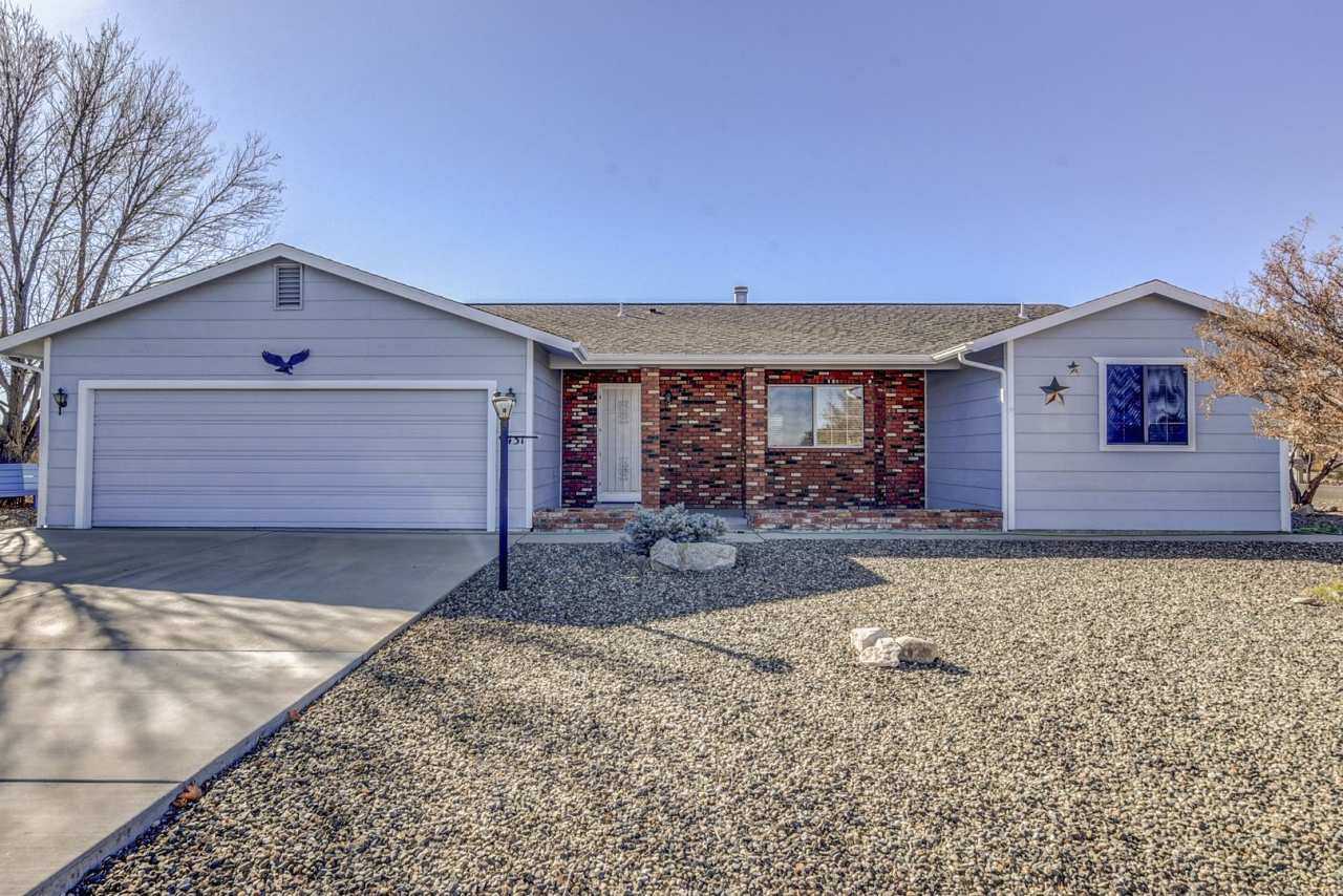 3 bedroom 2 bath home in Prescott Valley!
