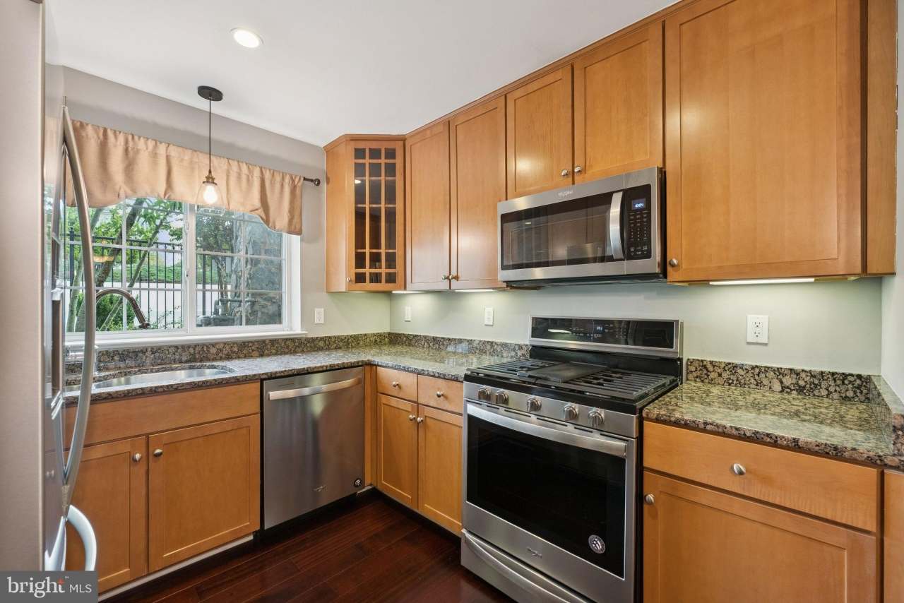 4163 S FOUR MILE RUN Drive unit: 204