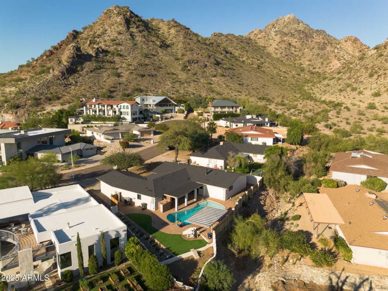 2439 E LINCOLN Circle