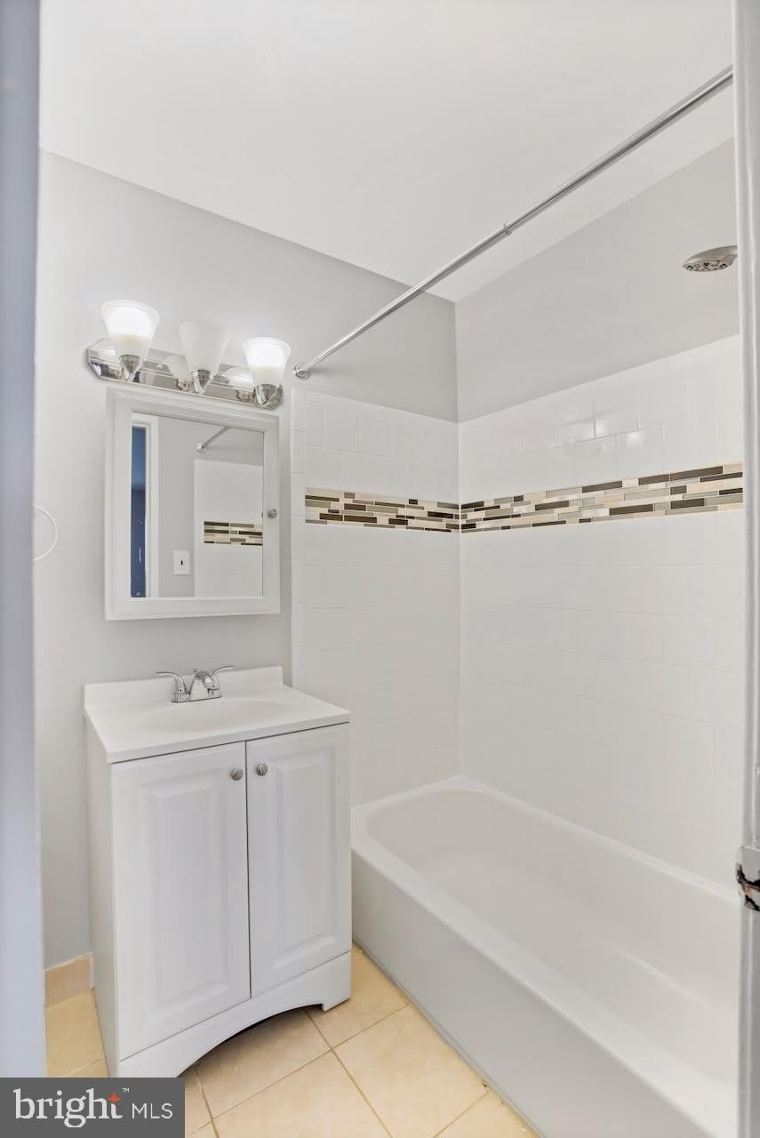 7376 LEE HIGHWAY unit: 204