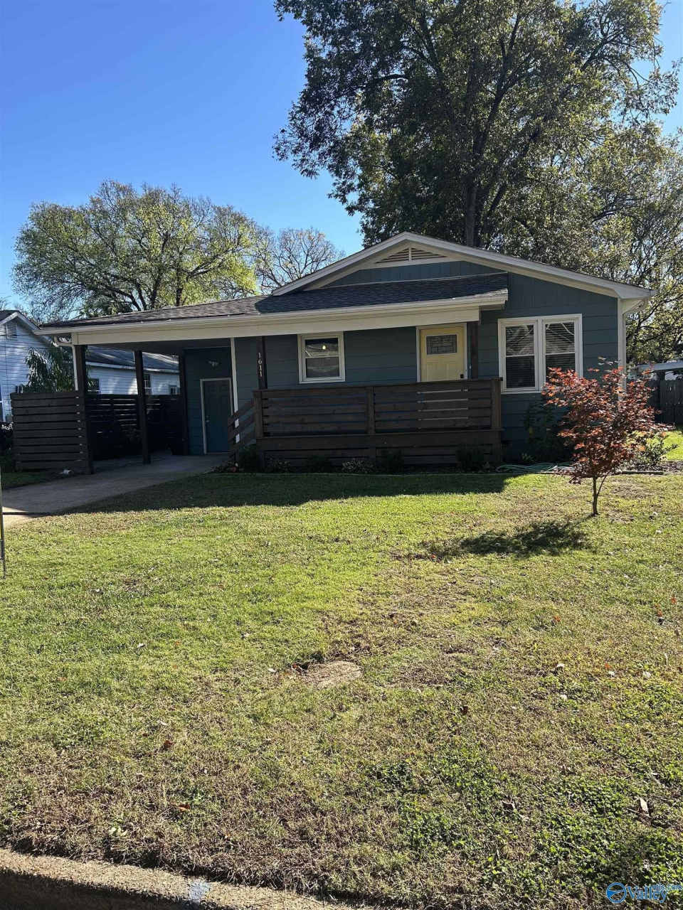 1611 College Street SE