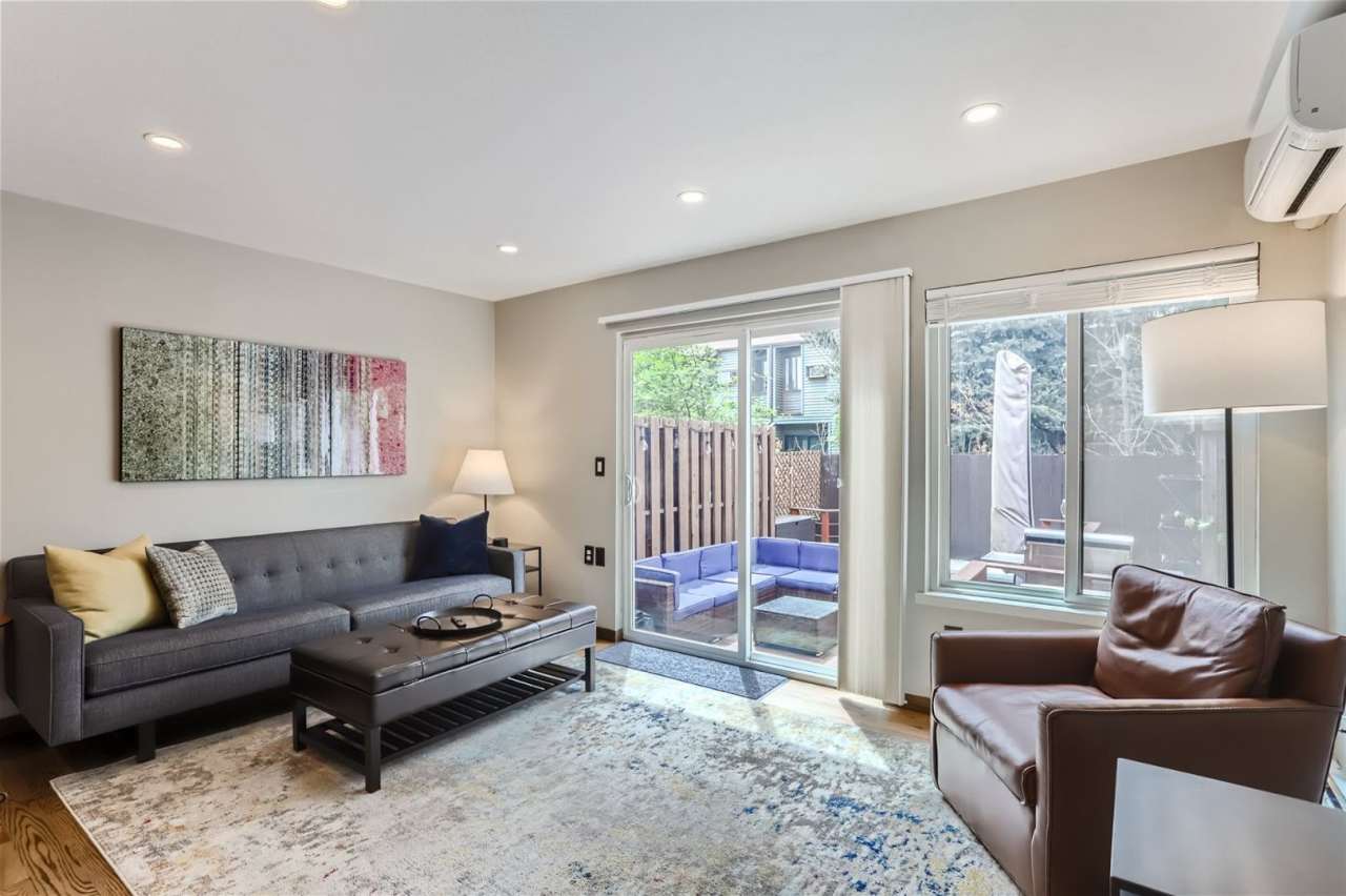 Cozy 2 BDR Home in Boulder with Hot Tub