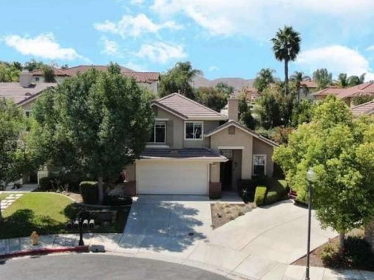 3 Bedroom SINGLE FAMILY HOME in Chino Hills