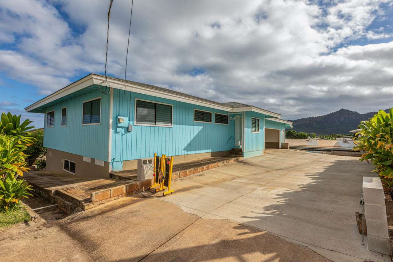 Unfurnished 2 bedroom, 1 bath home in quiet Lihue neighborhood, with views!