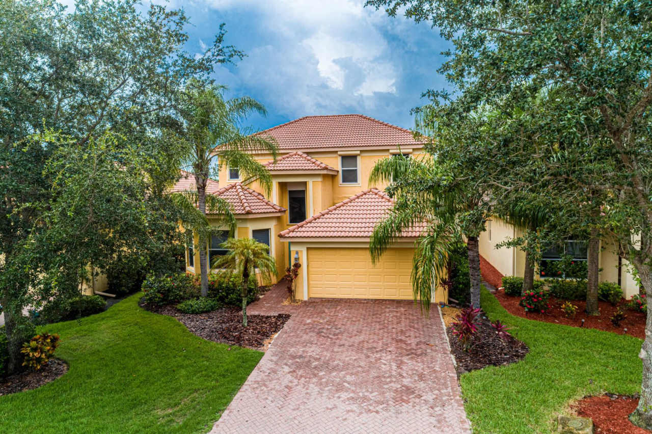 Spacious 5-Bedroom Pool Home in Bella Terra with Lake Views – Available Now!