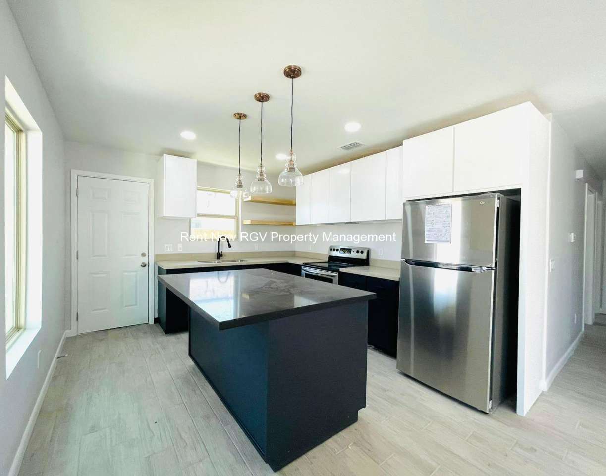 3802 Las Vistas Ln