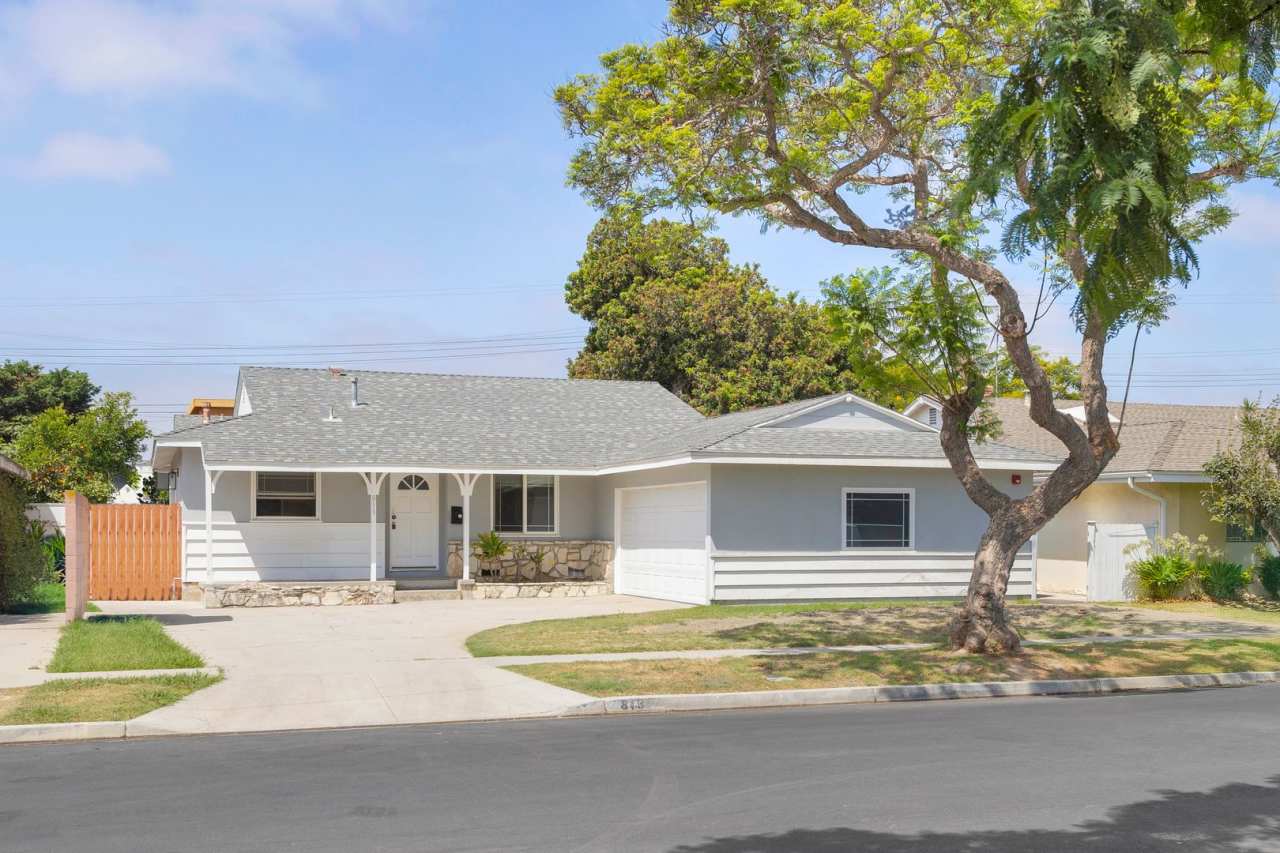 3 Bedroom and 2 Bathroom – Close to CSULB  Parks
