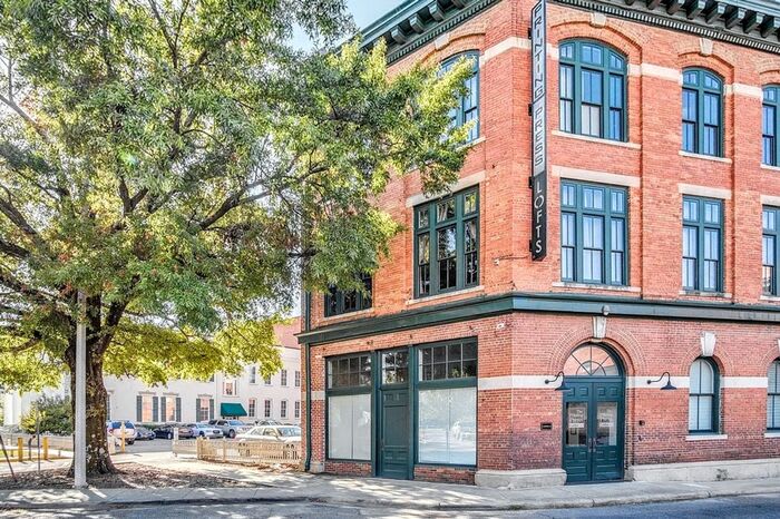 215 North Court Street