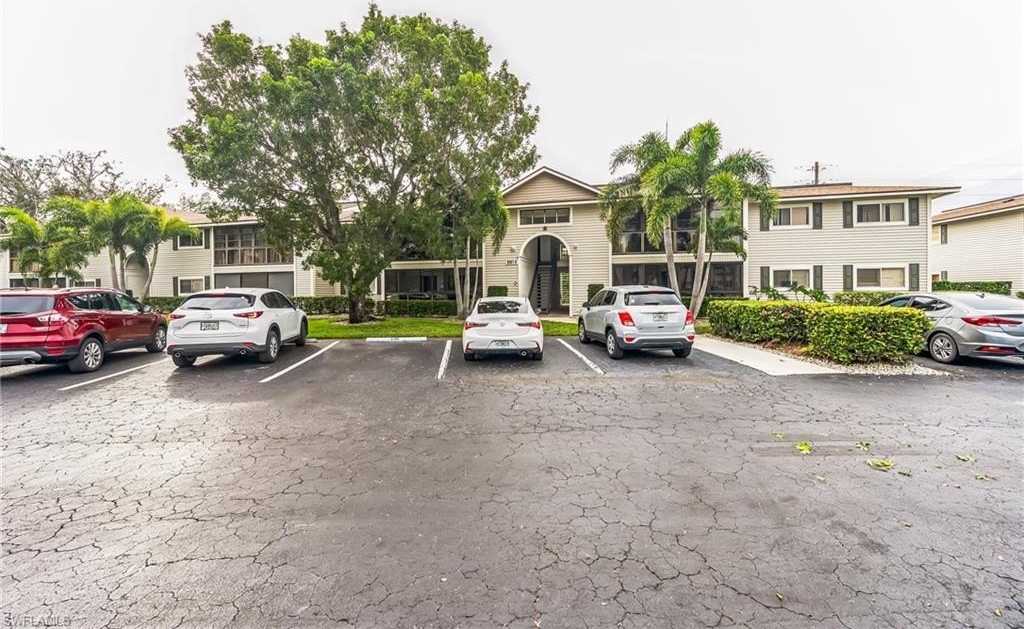 8081 S Woods Cir unit: 10