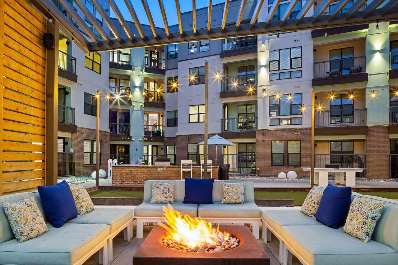 Arabelle Lincoln Station