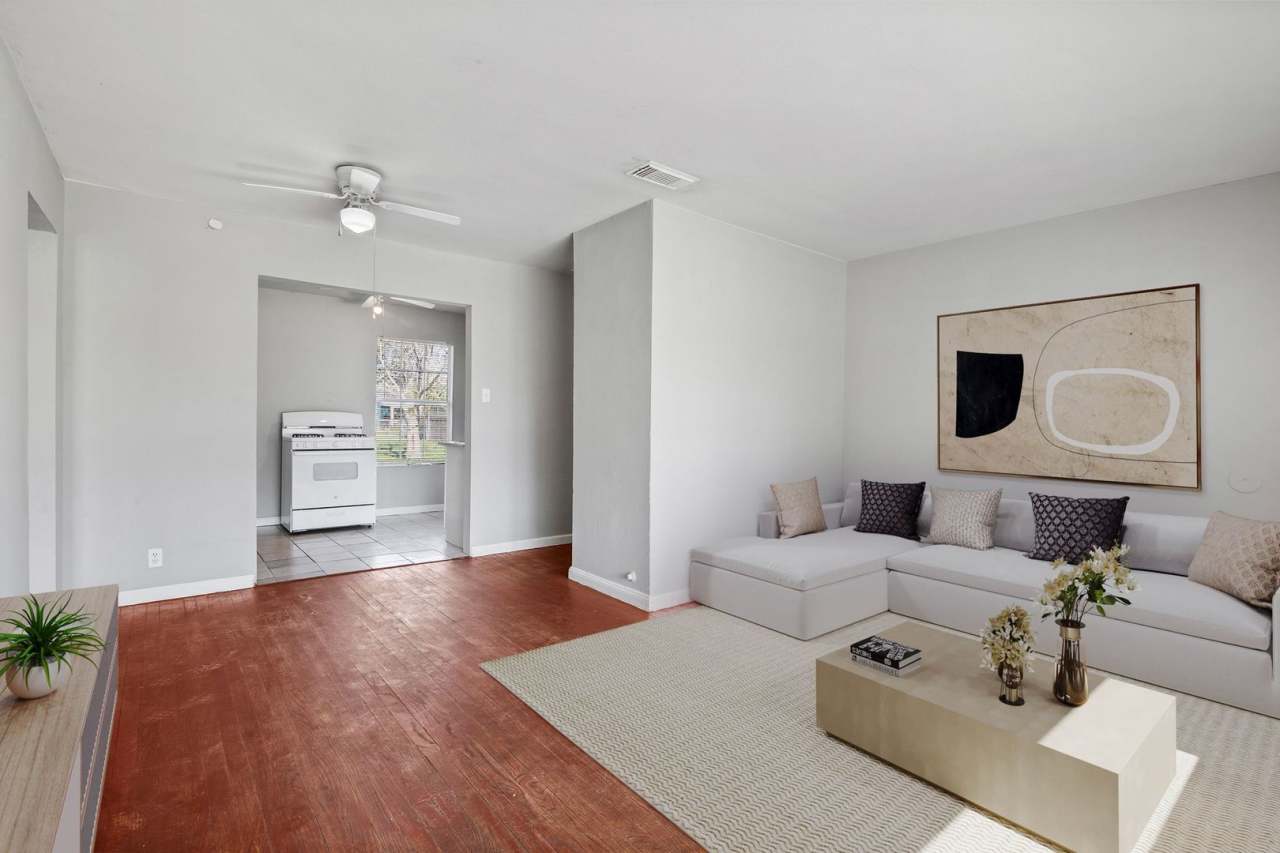 Great 3 Bedroom Single Family in Angleton