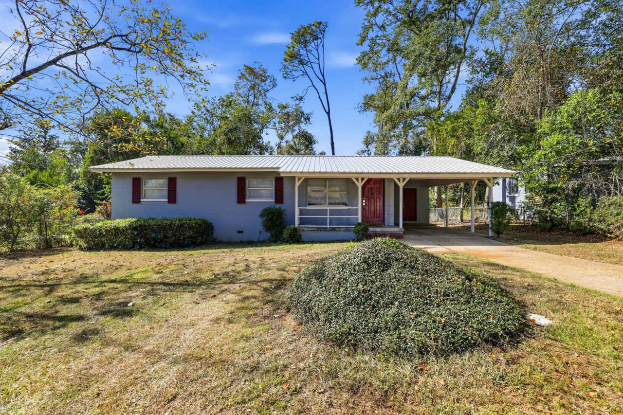 3 Bedroom House off Juniper Drive!