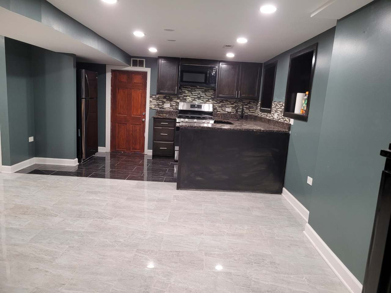 6164 North Hamilton Avenue