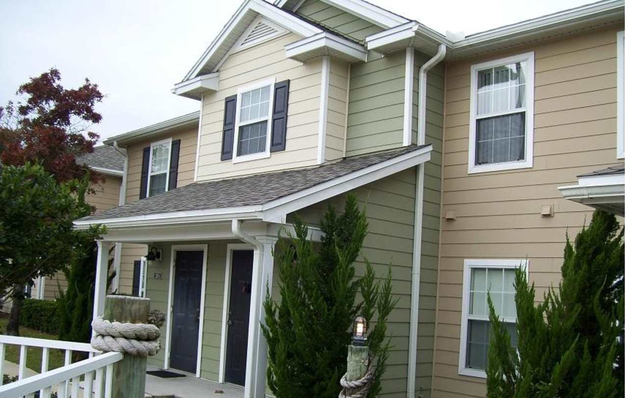 For Lease - 3 BR|2 BA Nautilus Cove Condo! Includes Water/Sewer, Garbage!