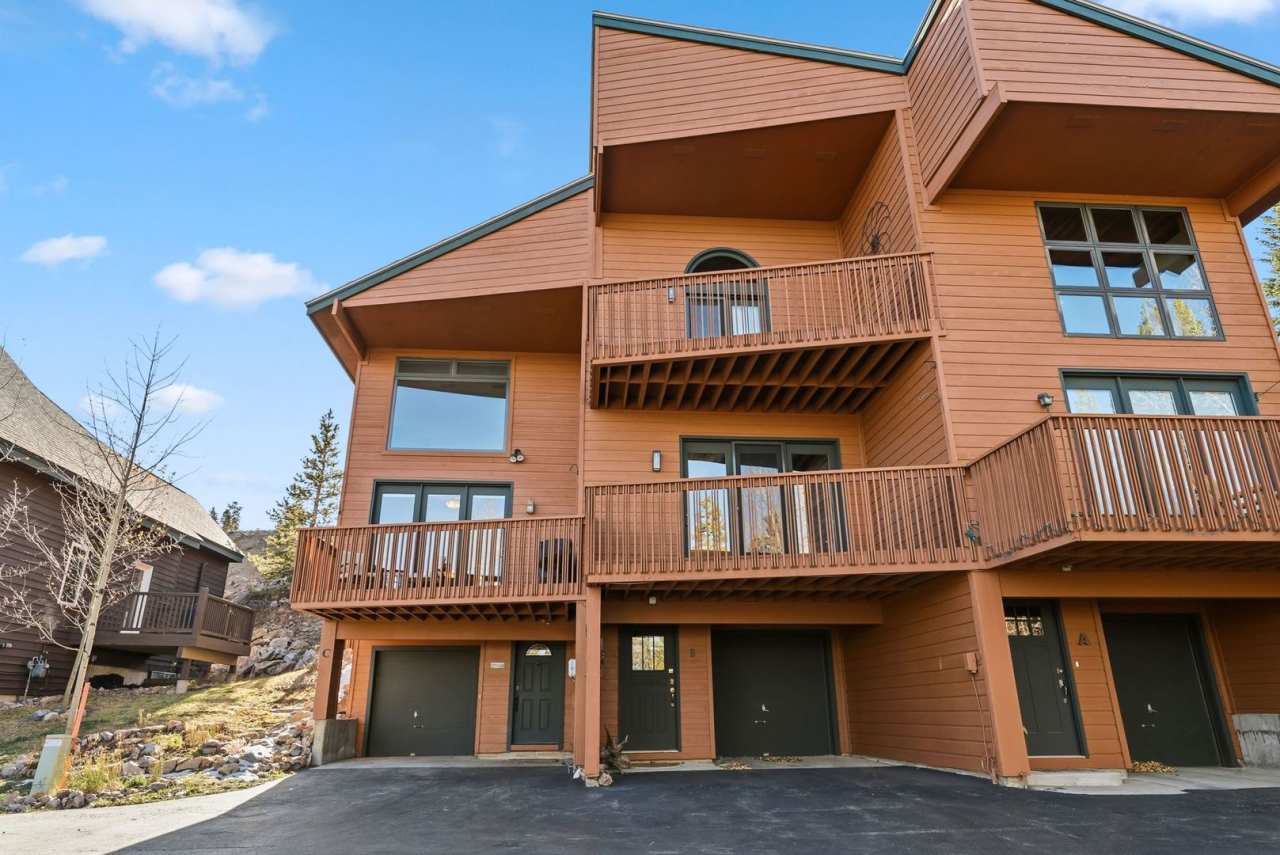 Breck 3-bedroom home with views! 4-6