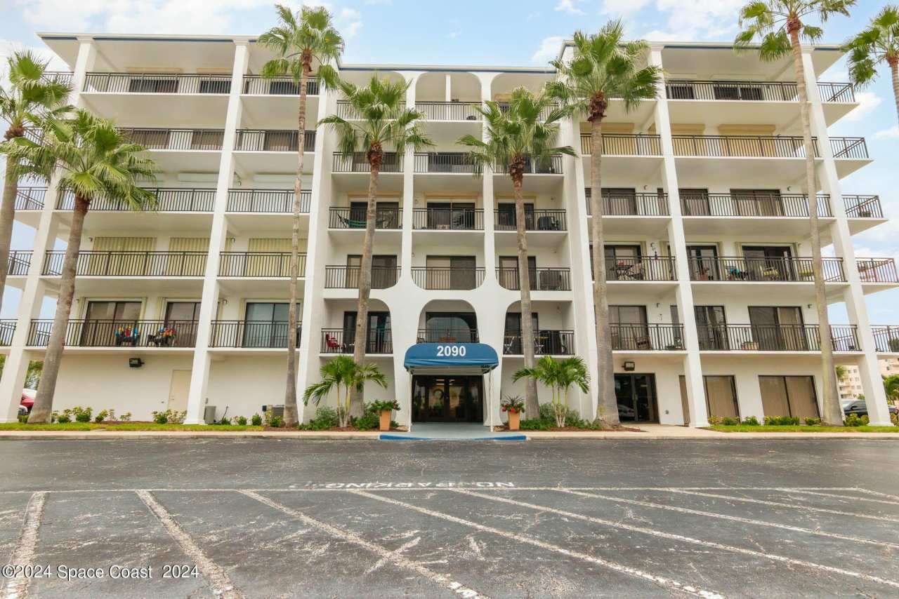 2090 N Atlantic Avenue unit: 406