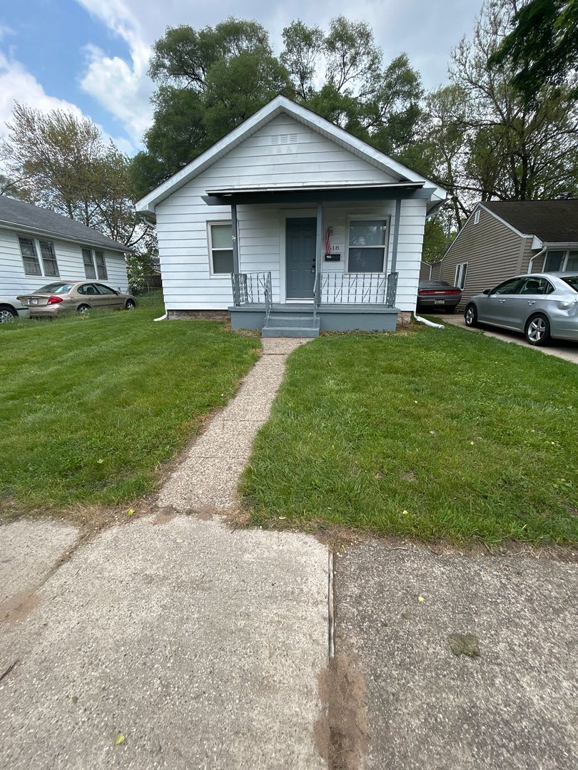 Charming 2-Bedroom, 1-Bathroom Home with Basement – $1,150/Month | Appliances Included | Fenced Yard  Central Air