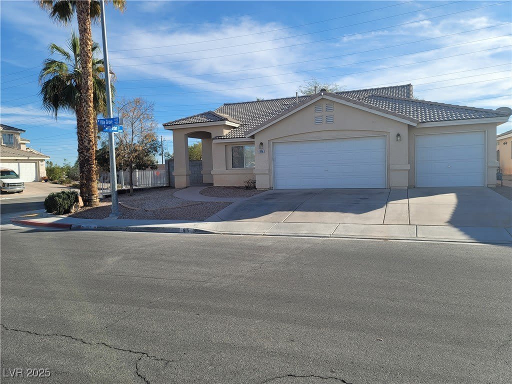915 Villa Grove Avenue